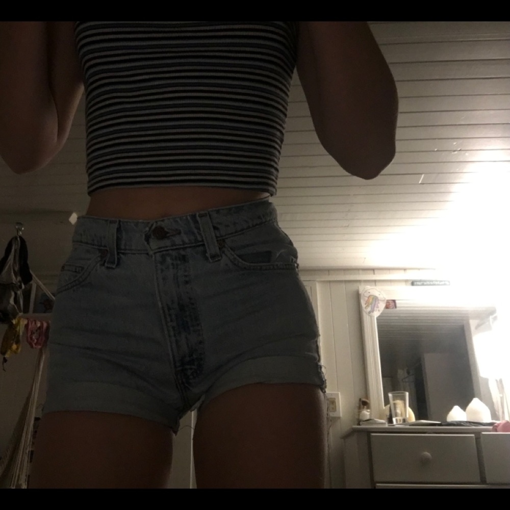 High rise Levi shorts